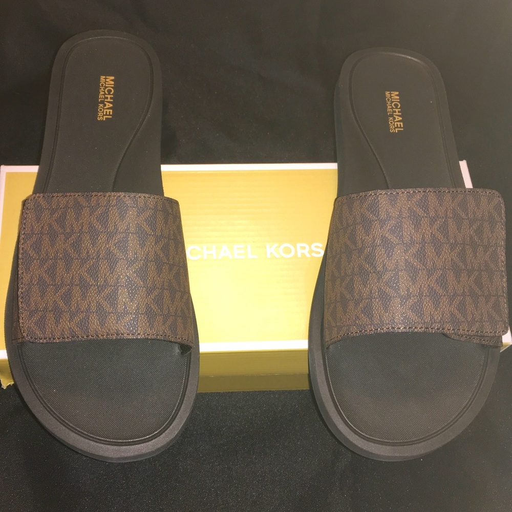 🆕Michael Michael Kors Womens MK Slide Size 10